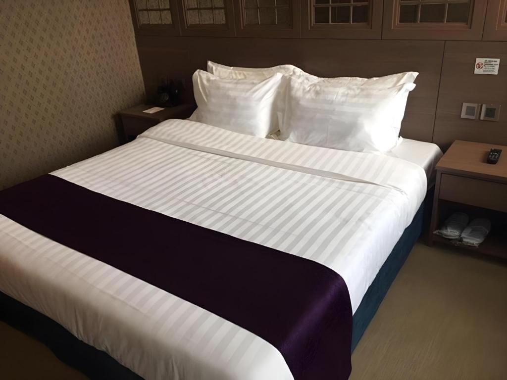 Khách sạn Largos Hong Kong