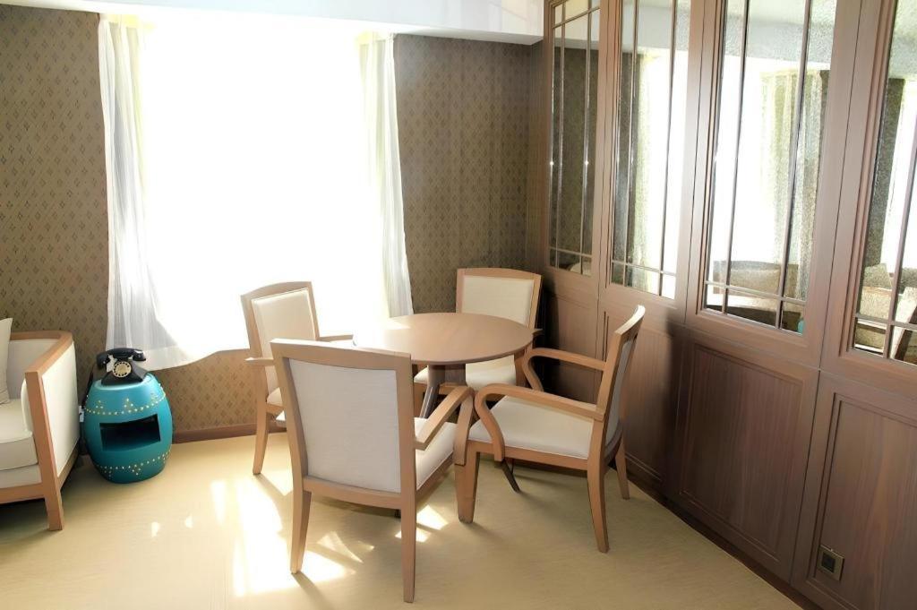 Khách sạn Largos Hong Kong