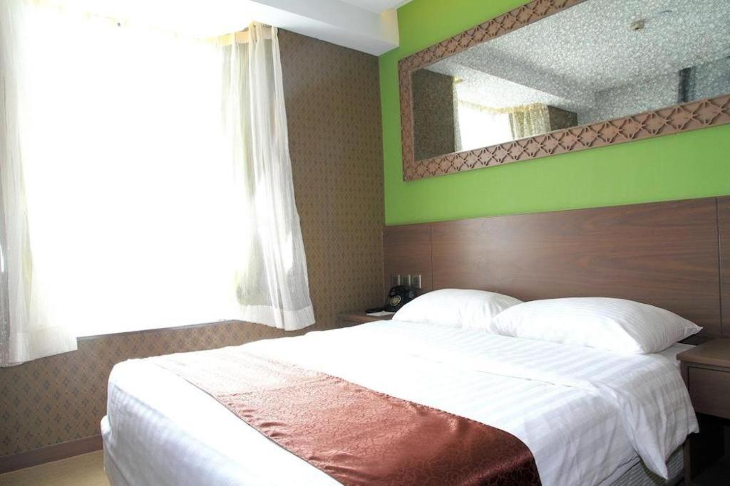 Largos Khách sạn 3*