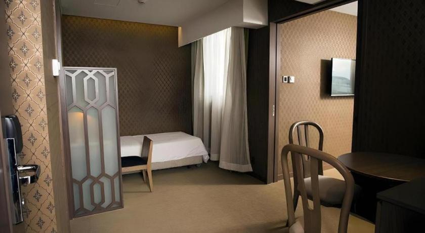 Hotel Largos 3*